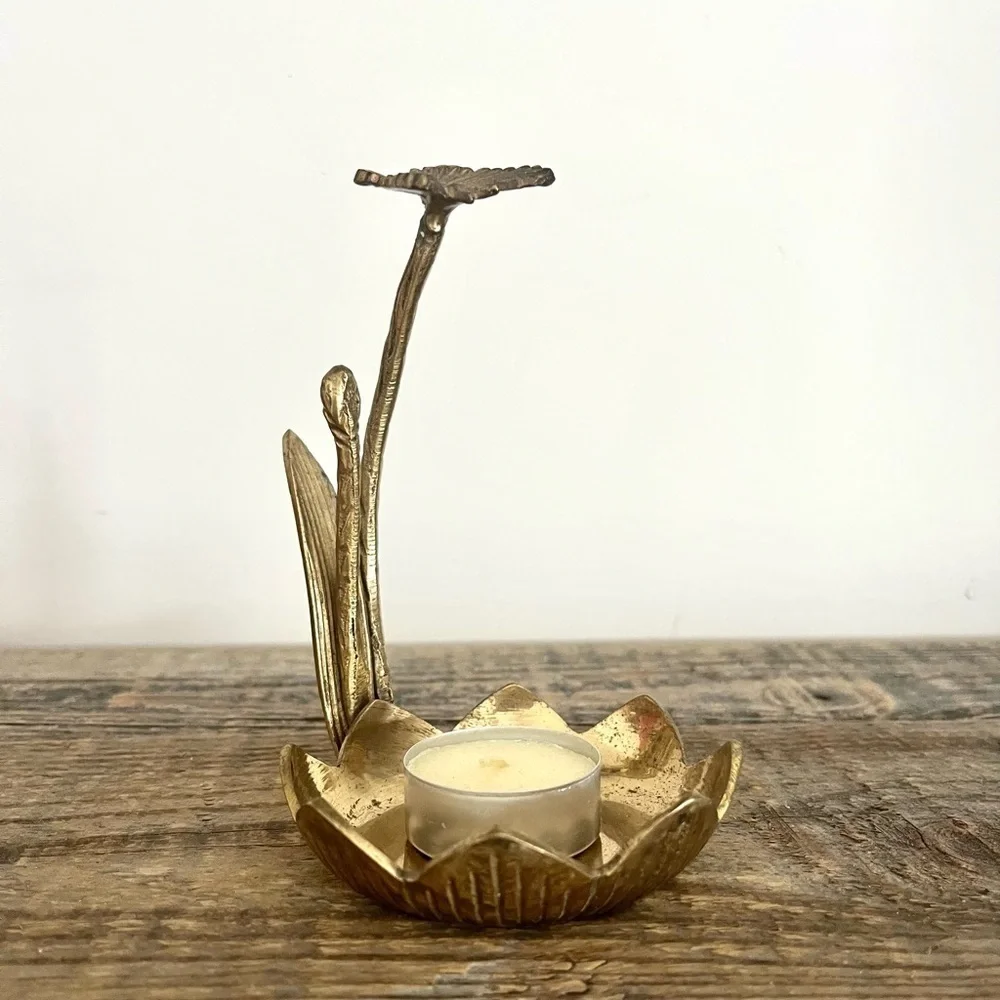 Brass ring fish jewelry holder